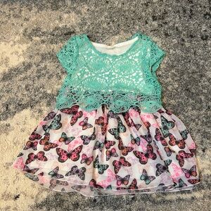 Girls size 5 butterfly top